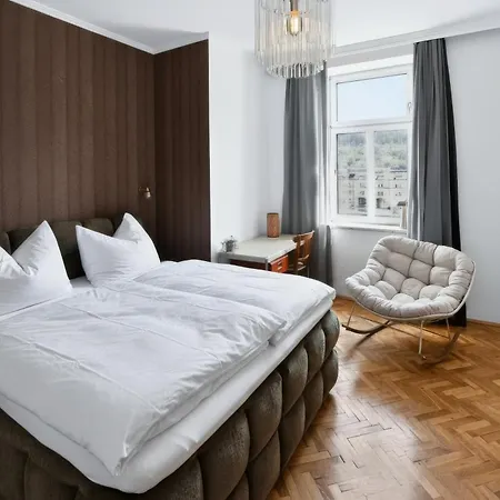 Spacious Vintage Loft With Modern Design Apartmán