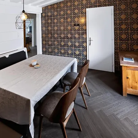 Spacious Vintage Loft With Modern Design *